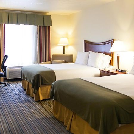 Holiday Inn Express Turlock By Ihg Exterior photo
