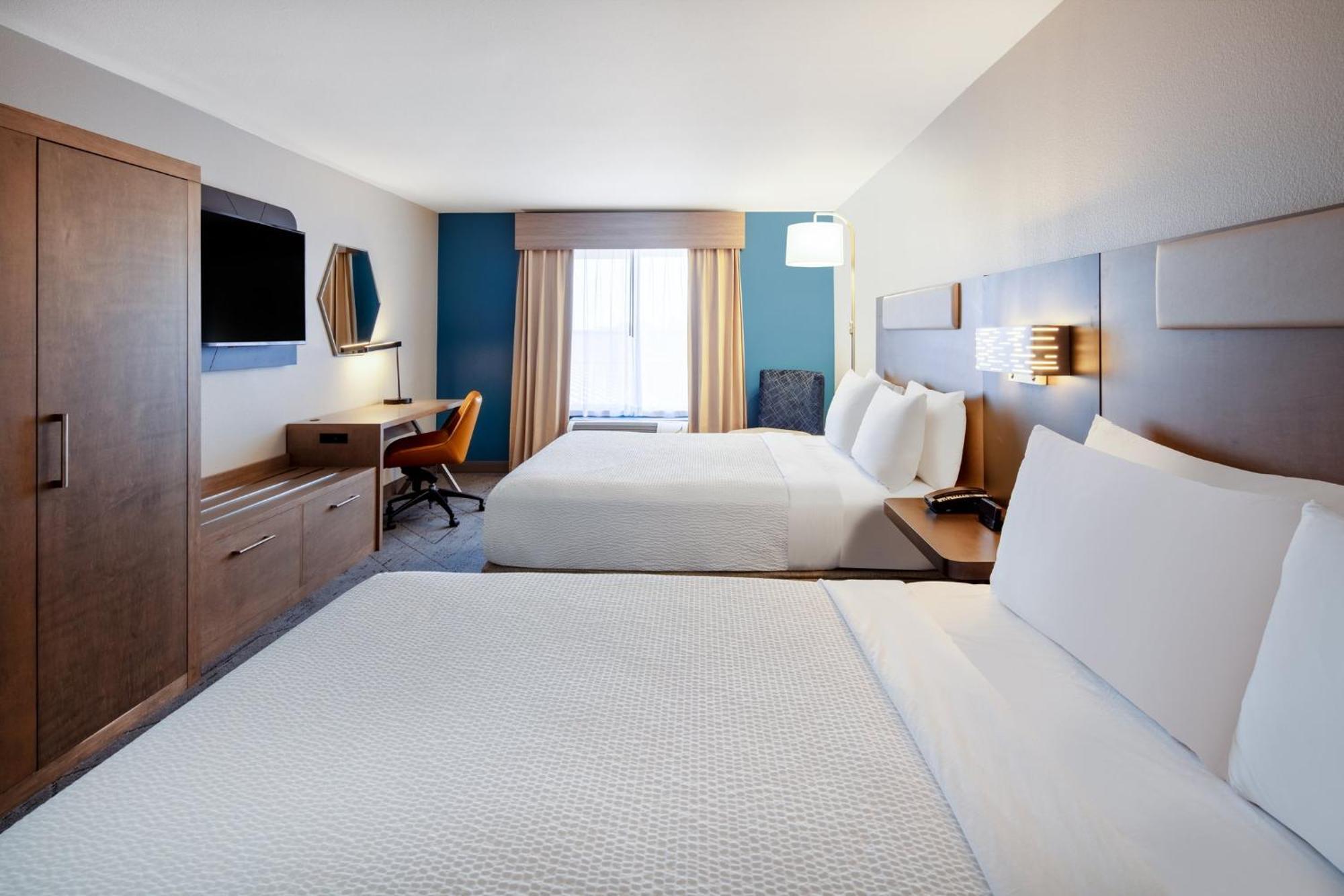 Holiday Inn Express Turlock By Ihg Exterior photo