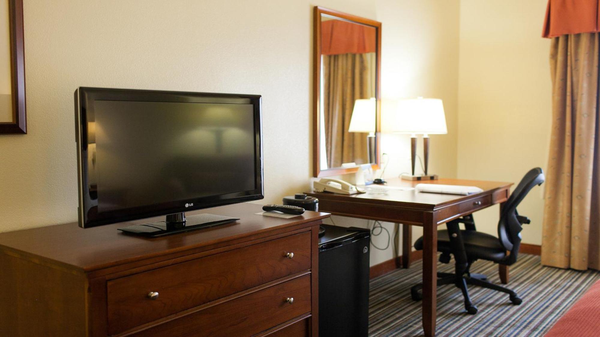 Holiday Inn Express Turlock By Ihg Exterior photo