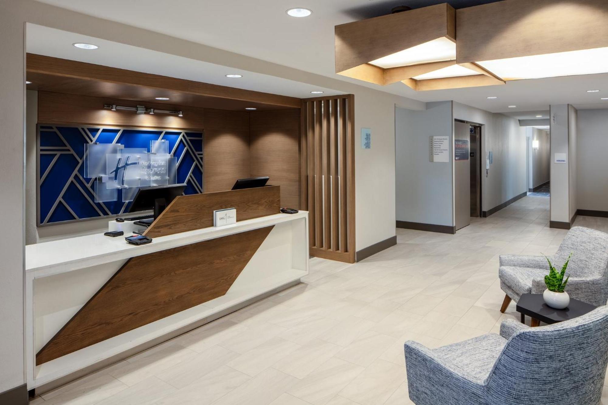 Holiday Inn Express Turlock By Ihg Exterior photo